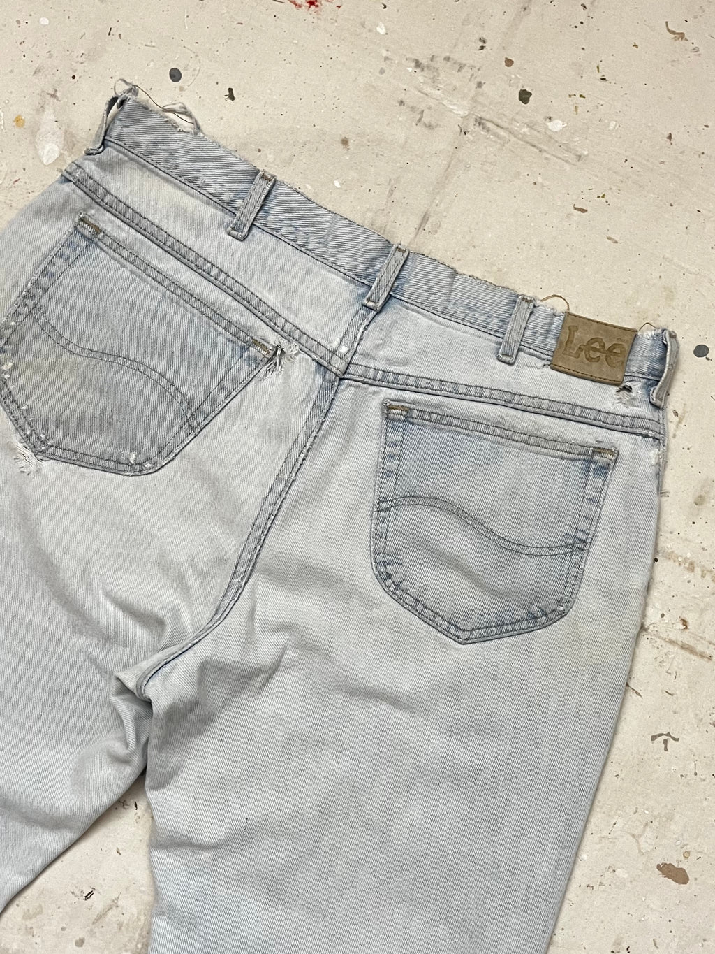 1990s Lee Light Wash Distressed Denim Jeans